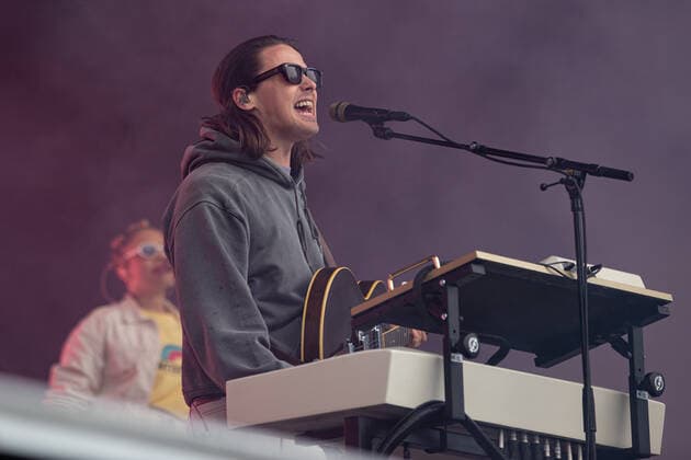 Jungle live at Piknik i Parken, Oslo, Norway Oslo, Norway. 17th, June 2022. The British band and music collective Jungle performs a live concert during the Norwegian music festival Piknik i Parken 2022 in Oslo. Here singer and musician Josh Lloyd-Watson is seen live on stage. Oslo Norway  Copyright: xGonzalesxPhoto Per-OttoxOppix