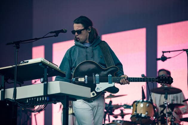 Jungle live at Piknik i Parken, Oslo, Norway Oslo, Norway. 17th, June 2022. The British band and music collective Jungle performs a live concert during the Norwegian music festival Piknik i Parken 2022 in Oslo. Here singer and musician Josh Lloyd-Watson is seen live on stage. Oslo Norway  Copyright: xGonzalesxPhoto Per-OttoxOppix