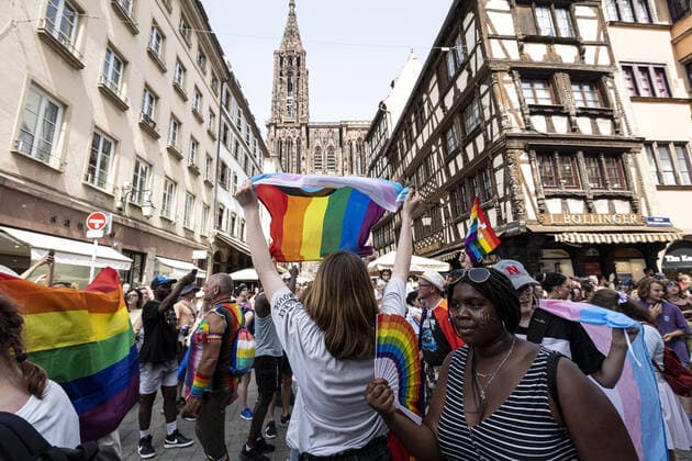 News Bilder des Tages Marche des Fiertes LGBT+ a Strasbourg NEWS: Marche des Fiertes LGBT+, Strasbourg - 18-06-2022 ElyxandroCegarra Panoramic 