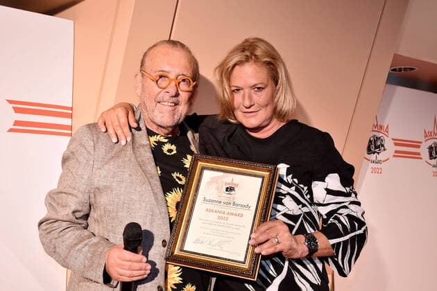 Entertainment Themen der Woche KW24 Entertainment Bilder des Tages Leonhard Müller und Suzanne von Borsody bei der Verleihung vom Askania Award am 18.06.2022 in Berlin Askania Award 2022 in Berlin *** Leonhard Müller and Suzanne von Borsody at the Askania Award ceremony on 18 06 2022 in Berlin Askania Award 2022 in Berlin 
