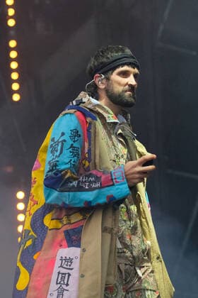 June 18, 2022, Newport, Isle of Wight, United Kingdom: British singer songwriter and guitarist Sergio Pizzorno, front man British indie rock band Kasabian, winners of the 2010 and 2014 Q Awards Best Act in the World Today performing live on stage at the Isle of Wight Festival, Seaclose Park. Newport United Kingdom - ZUMAs197 20220618_zaa_s197_195 Copyright: xDawnxFletcher-Parkx