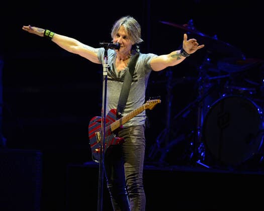 WEST PALM BEACH, FL - JUNE 18: Keith Urban performs during The Speed of Now World Tour at The iTHINK Financial Amphitheatre on June 18, 2022 in West Palm Beach Florida Copyright: xmpi04x xMediaPunchx