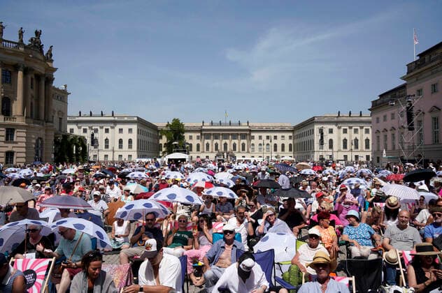 State Opera for All 2022 Event with works by Schumann and Tchaikovsky live on Bebelplatz Berlin, 19 06 2022 Foto:xT.xBartillax xFuturexImage