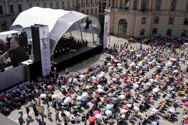 State Opera for All 2022 Event with works by Schumann and Tchaikovsky live on Bebelplatz Berlin, 19 06 2022 Foto:xT.xBartillax xFuturexImage
