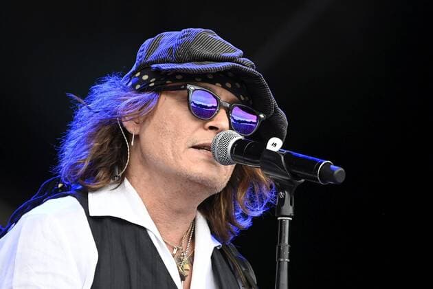Bilder des Jahres 2022, Entertainment 06 Juni Entertainment Themen der Woche KW24 Entertainment Bilder des Tages Johnny Depp performs with Jeff Beck during the Helsinki Blues Festival in Helsinki on June 19, 2022. Helsinki Finland  Copyright: xJussixNukarix LKFTJK20220619203251QACK