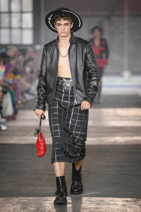 Milan, Milan Fashion Week, men s spring summer 2023. Milan, Men s fashion, spring summer 2023. MOSCHINO fashion show catwalk Pictured: model  Copyright: xBlufotox xipa-agency.netx xModaxMilanox
