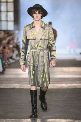 Milan, Milan Fashion Week, men s spring summer 2023. Milan, Men s fashion, spring summer 2023. MOSCHINO fashion show catwalk Pictured: model  Copyright: xBlufotox xipa-agency.netx xModaxMilanox