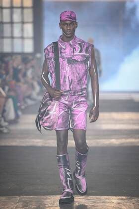 Milan, Milan Fashion Week, men s spring summer 2023. Milan, Men s fashion, spring summer 2023. MOSCHINO fashion show catwalk Pictured: model  Copyright: xBlufotox xipa-agency.netx xModaxMilanox