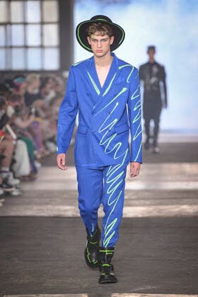 Milan, Milan Fashion Week, men s spring summer 2023. Milan, Men s fashion, spring summer 2023. MOSCHINO fashion show catwalk Pictured: model  Copyright: xBlufotox xipa-agency.netx xModaxMilanox