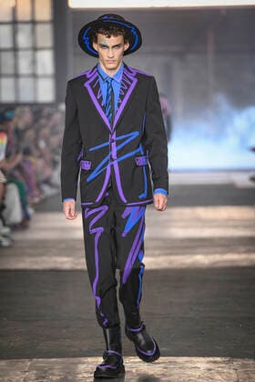 Milan, Milan Fashion Week, men s spring summer 2023. Milan, Men s fashion, spring summer 2023. MOSCHINO fashion show catwalk Pictured: model  Copyright: xBlufotox xipa-agency.netx xModaxMilanox