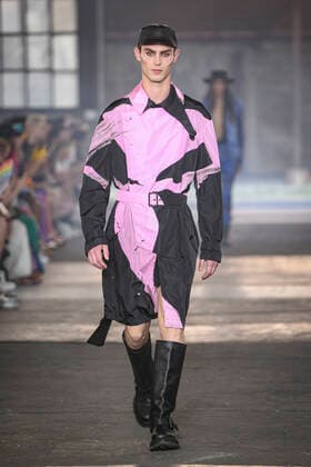 Milan, Milan Fashion Week, men s spring summer 2023. Milan, Men s fashion, spring summer 2023. MOSCHINO fashion show catwalk Pictured: model  Copyright: xBlufotox xipa-agency.netx xModaxMilanox