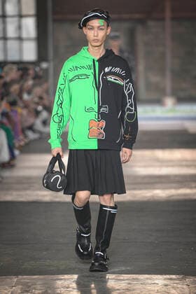 Milan, Milan Fashion Week, men s spring summer 2023. Milan, Men s fashion, spring summer 2023. MOSCHINO fashion show catwalk Pictured: model  Copyright: xBlufotox xipa-agency.netx xModaxMilanox