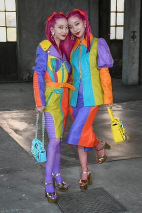 Milan, Milan Fashion Week, men s spring summer 2023. Milan, Men s fashion, spring summer 2023. MOSCHINO fashion show arrives Pictured: Amy Suzuki and Aya Suzuki  Copyright: xBlufotox xipa-agency.netx xModaxMilanox