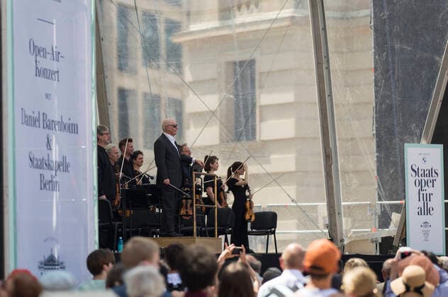 Daniel Barenboim at the Staatsoper für alle 2022 event with works by Schumann and Tchaikovsky live on Bebelplatz Berlin, 19 06 2022 Foto:xB.xKriemannx xFuturexImage