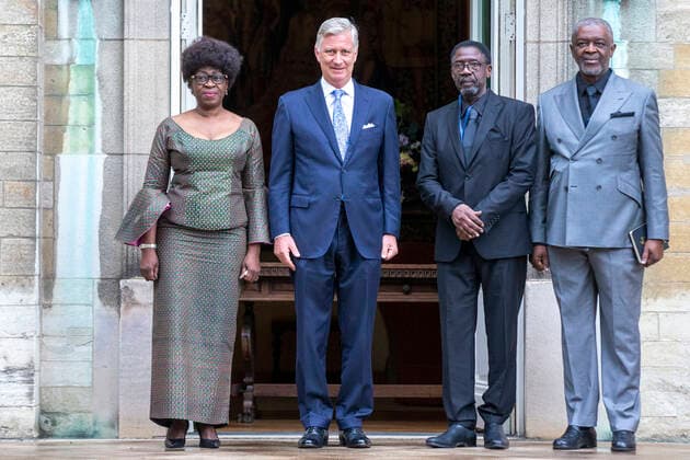 Juliana Lumumba , King Philippe - Filip of Belgium, Roland Lumumba and Francois Lumumba pictured during a meeting at the Royal Palace ahead of the official ceremony to return the remains of Congolese Patrice Emery Lumumba to his family, Monday 20 June 2022, in Brussels. Congolese independence leader and the first legally elected Prime Minister of the Republic of Congo Patrice Lumumba was executed in 1961 in Katanga. After his assassination his remains were kept by Belgium.  NICOLASxMAETERLINCK 36502372