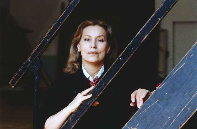 JULIA VARADY Julia Varady, ungarisch-deutsche Opernsängerin, Konzertsängerin, Sopranistin, sie hat den Titel Bayerische Kammersängerin seit 1988, hier eine Portraitaufnahme hinter der Bühne der Münchner Oper. Julia Varady, Hungarian-German Opera singer, concert singer, soprano, since 1988 she has the title Bavarian Chamber singer, here a portrait, backstage, Munich Opera house, Germany, 1991., München Deutschland Copyright: kpa UnitedArchives55023971 EDITORIAL USE ONLY