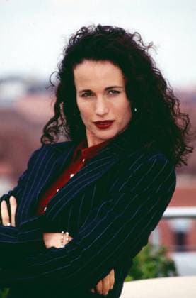 ANDIE MACDOWELL Andie MacDowell, amerikanische Schauspielerin und Model, Portraitaufnahme in Deutschland, 1996. Andie MacDowell, American actress and model, portrait shot in Germany, 1996., Deutschland Copyright: kpa UnitedArchives55041744 EDITORIAL USE ONLY