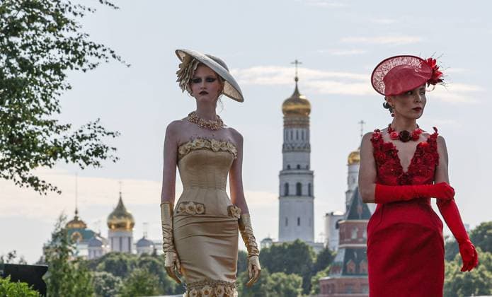 MOSCOW, RUSSIA - JUNE 20, 2022: Models showcase outfits during a catwalk show for Vyacheslav Zaitsev s collection as part of the Moscow Fashion Week in Zaryadye Park. Sergei Bobylev TASS  TS13711E