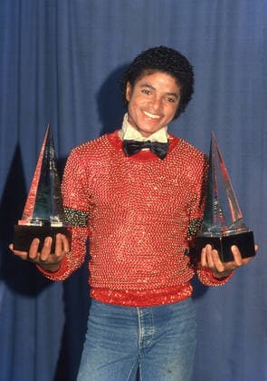 Michael Jackson carries the two American Music Awards he won for his album Off the Wall, they are for Favorite Male Vocalist - Soul and R&B, and Favorite Album - Soul and R&B, Los Angeles, January 30, 1981. Copyright: xRalphxDominguez MediaPunchx