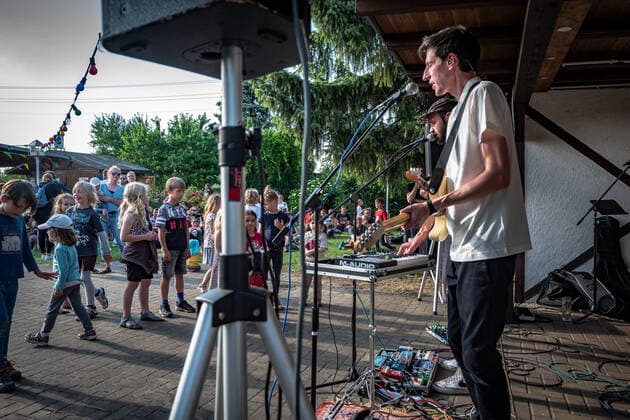 Berlin Pankow OT Prenzlauer Berg Fete de la Musique in Bornholmer Gärten , Bornholm 125 21 06 2022 Berlin