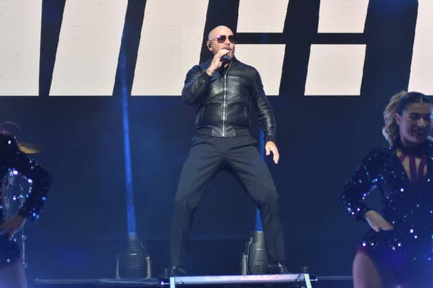 **ARCHIVE** June 18, 2022, New York, USA: Pitbull performs at 103.5 KTU s KTUphoria concert at Northwell Health at Jones Beach Theater in Wantagh, New York.  Copyright: xKylexMazzax