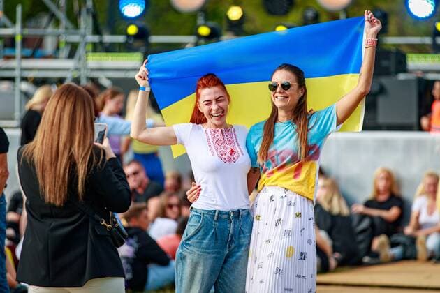 2022 06 21 18 57 31 AMSTERDAM Audience during a benefit rally for Ukraine on the Museumplein The event is an initiative of the Ukrainian Ministries of Culture and Foreign Affairs ANP LEVIN DEN BOER netherlands out belgium out  Copyright: xx x450740382x originalFilename: 450740382.jpg