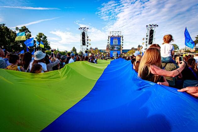 2022 06 21 20 14 27 AMSTERDAM XXX performs during a benefit rally for Ukraine on the Museumplein The event is an initiative of the Ukrainian Ministries of Culture and Foreign Affairs ANP LEVIN DEN BOER netherlands out belgium out  Copyright: xx x450740516x originalFilename: 450740516.jpg