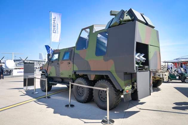 Diehl Defence Raketensystem IRIS-T SLS MK III, 22.06.2005. ILA Internationale Luft- und Raumfahrtausstellung Berlin, Schönefeld, Brandenburg, Deutschland *** Diehl Defence missile system IRIS T SLS MK III, 22 06 2005 ILA International Aerospace Exhibition Berlin, Schönefeld, Brandenburg, Germany