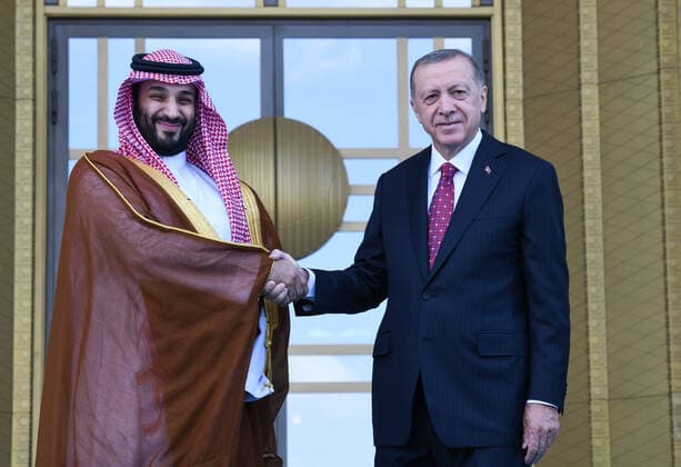 News Themen der Woche KW25 News Bilder des Tages Turkey s President Recep Tayyip Erdogan (R) shakes hands with Crown Prince of Saudi Arabia Mohammed bin Salman (L) during an official ceremony at the Presidential Complex in Ankara, on June 22, 2022. - Copyright: DepoxPhotos 17577194
