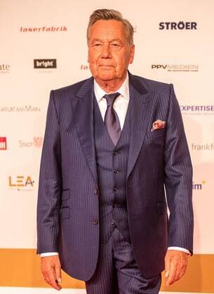 22 06 2022 xesx Frankfurt am Main, Festhalle LEA Live Entertainment Award on the Red Carpet cult singer Roland KAiser ES