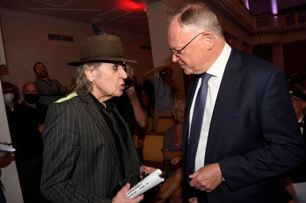 Udo Lindenberg and Stephan Weil at the award ceremony of the Lower Saxony State Prize 2022 to Eske Nannen and Otto Waalkes at the Hannover Congress Centrum Hannover, 22 06 2022 Foto:xC.xNiehausx xFuturexImage
