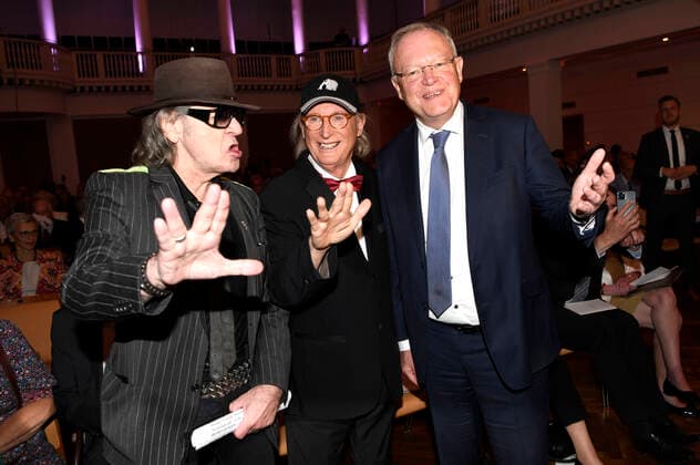Udo Lindenberg, Otto Waalkes and Stephan Weil at the award ceremony of the Lower Saxony State Prize 2022 to Eske Nannen and Otto Waalkes at the Hannover Congress Centrum Hannover, 22 06 2022 Foto:xC.xNiehausx xFuturexImage