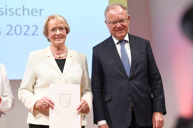 Eske Nannen and Stephan Weil at the award ceremony of the Lower Saxony State Prize 2022 to Eske Nannen and Otto Waalkes at the Hannover Congress Centrum Hannover, 22 06 2022 Foto:xC.xNiehausx xFuturexImage