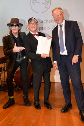 Udo Lindenberg, Otto Waalkes and Stephan Weil at the award ceremony of the Lower Saxony State Prize 2022 to Eske Nannen and Otto Waalkes at the Hannover Congress Centrum Hannover, 22 06 2022 Foto:xC.xNiehausx xFuturexImage