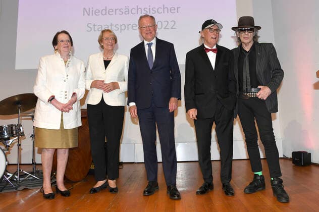 Karin Freifrau von Welck, Eske Nannen, Stephan Weil, Otto Waalkes and Udo Lindenberg at the award ceremony of the Lower Saxony State Prize 2022 to Eske Nannen and Otto Waalkes at the Hannover Congress Centrum Hannover, 22 06 2022 Foto:xC.xNiehausx xFuturexImage