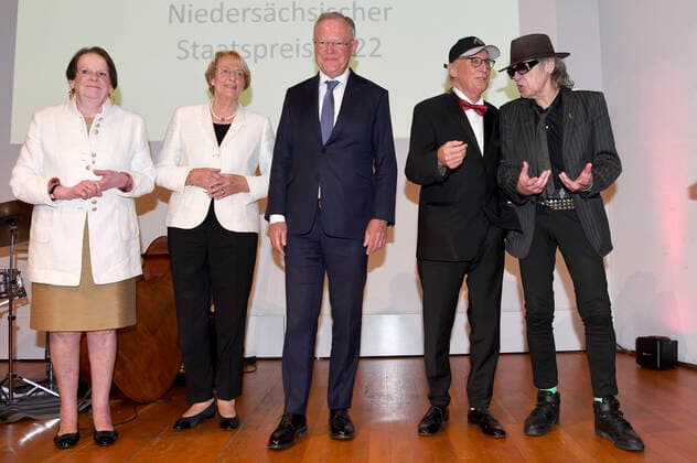 Karin Freifrau von Welck, Eske Nannen, Stephan Weil, Otto Waalkes and Udo Lindenberg at the award ceremony of the Lower Saxony State Prize 2022 to Eske Nannen and Otto Waalkes at the Hannover Congress Centrum Hannover, 22 06 2022 Foto:xC.xNiehausx xFuturexImage