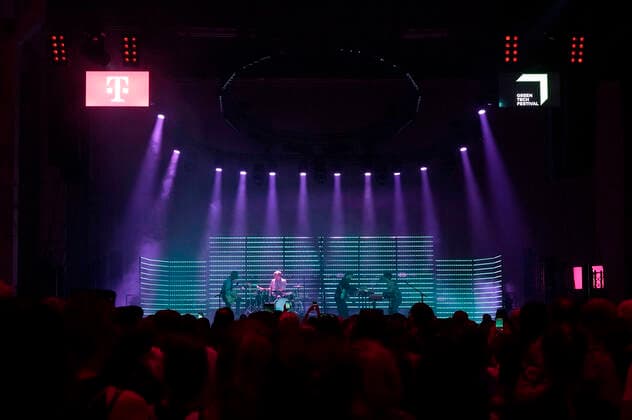 Milky Chance live as part of the Telekom Street Gigs event series at Kraftwerk Berlin Berlin, 22 06 2022 Foto:xT.xBartillax xFuturexImage