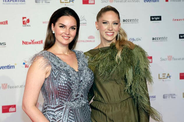 Ernestine Michele Palmert and Vanessa Prinz at the 15 Live Entertainment Awards 2022 ceremony at the Frankfurt Festhalle Frankfurt am Main, 22 06 2022 Foto:xP.xBackx xFuturexImage