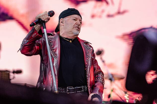 Vasco Rossi Konzert in Bari Vasco Rossi Concert In Bari The singer Vasco Rossi sings during the concert in Bari at the San Nicola stadium on June 22, 2022. Italian singer Vasco Rossi performs during the new tour at the S.Nicola stadium in Bari, Italy on June 23, 2022. For the first time after the reopening after the health emergency, 50,000 have filled the San Nicola stadium. Not only because four years have passed since Vasco Rossi s last concert in Bari, also because of the pandemic Bari Italy  Copyright: xDavidexPischettolax originalFilename: pischettola-notitle220622_np7O4.jpg