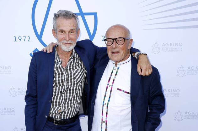 Bilder des Jahres 2022, Entertainment 06 Juni Entertainment Themen der Woche KW25 Entertainment Bilder des Tages Ulrich Matthes und Volker Schlöndorff beim 50 Jahre AG Kino Gilde Festakt am 23.06.2022 in Berlin 50 Jahre AG Kino Gilde Festakt in Berlin *** Ulrich Matthes and Volker Schlöndorff at the 50 years AG Kino Gilde ceremony on 23 06 2022 in Berlin 50 years AG Kino Gilde ceremony in Berlin 