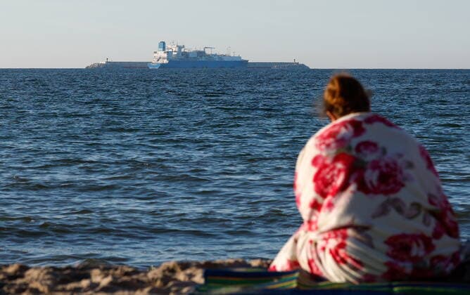 KALININGRAD, RUSSIA - JUNE 23, 2022: A view of the Marshal Vasilevskiy floating storage and regasification unit. Vitaly Nevar TASS  TS1377F0