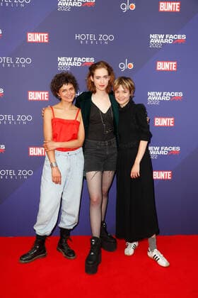 Bunte New Faces Award Film 2022 Naemi Florenz, Lia von Blarer and Lea Drinda on the red carpet at the Bunte New Faces Award ceremony at the Delphi Filmpalast am Zoo in Berlin Copyright: xEventpressxGolejewskix