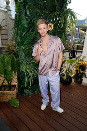 Bunte New Faces Award Film 2022 Timur Bartels on the red carpet at the Bunte New Faces Award ceremony at the Delphi Filmpalast am Zoo in Berlin Copyright: xEventpressxGolejewskix