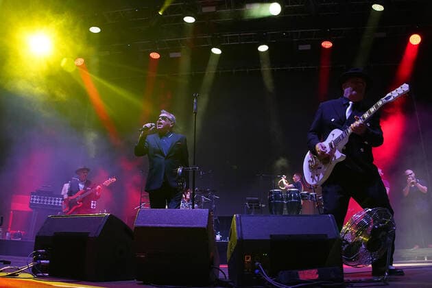 Madness in concert during Las Noches del Botanico. June 23, 2022. (1012759581)