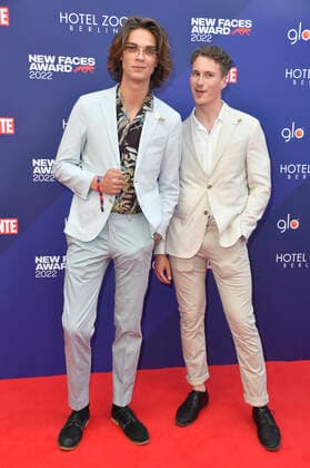 Tim Rasch with friend Robert Thiele at the Bunte New Faces Awards Film 2022 at the Delphi Filmpalast Berlin, 23 06 2022 Foto:xN.xKubelkax xFuturexImage