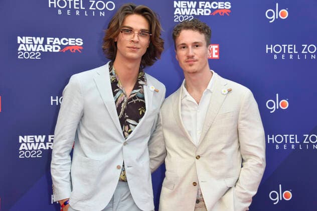 Tim Rasch with friend Robert Thiele at the Bunte New Faces Awards Film 2022 at the Delphi Filmpalast Berlin, 23 06 2022 Foto:xN.xKubelkax xFuturexImage