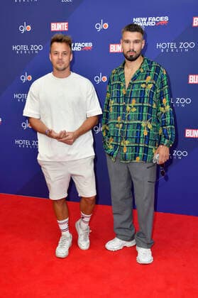 Alexander Knappe with companion Niklas at the Bunte New Faces Awards Film 2022 at the Delphi Filmpalast Berlin, 23 06 2022 Foto:xN.xKubelkax xFuturexImage