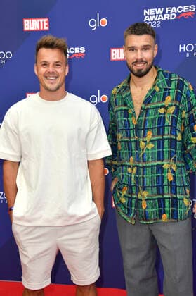 Alexander Knappe with companion Niklas at the Bunte New Faces Awards Film 2022 at the Delphi Filmpalast Berlin, 23 06 2022 Foto:xN.xKubelkax xFuturexImage