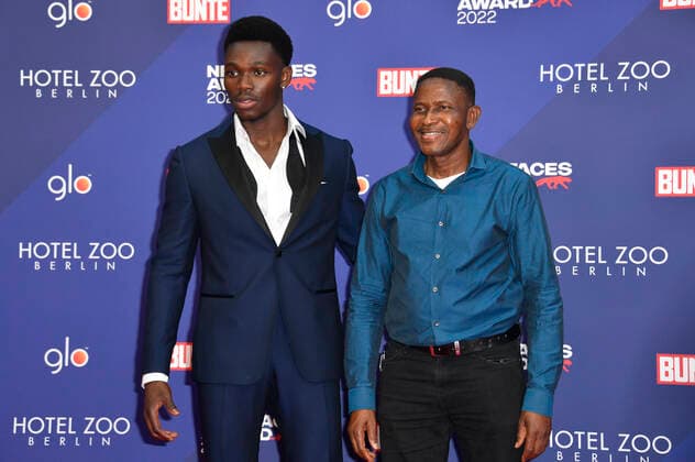 Bless Amada with father at the Bunte New Faces Awards Film 2022 at the Delphi Filmpalast Berlin, 23 06 2022 Foto:xN.xKubelkax xFuturexImage