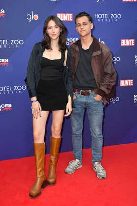 Emily Kusche with company at the Bunte New Faces Awards Film 2022 at the Delphi Filmpalast Berlin, 23 06 2022 Foto:xN.xKubelkax xFuturexImage